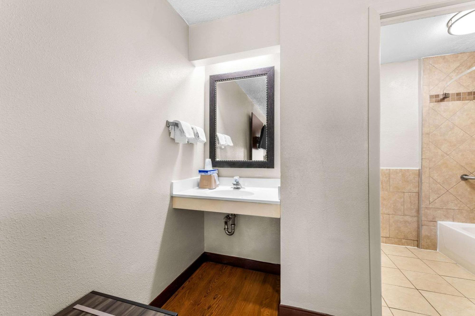 Econo Lodge Charlotte Airport 외부 사진